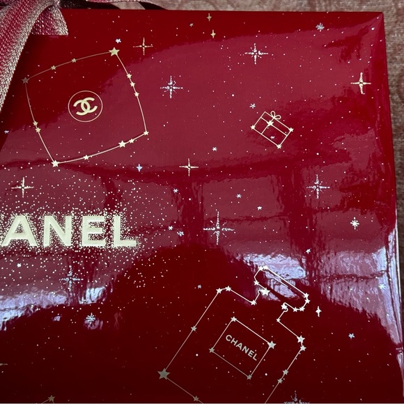 Chanel Shiny Red and Gold Holiday Gift Bag - Picture 4 of 12